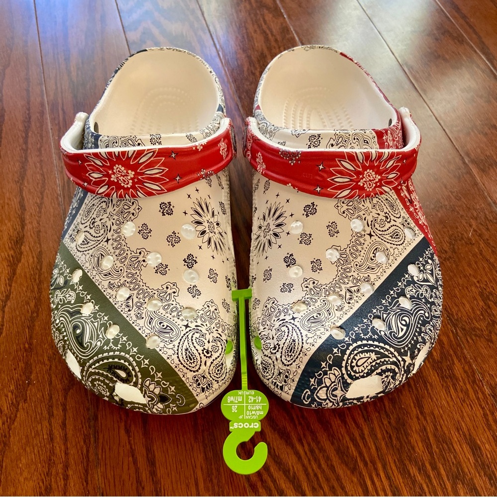 CROCS  Classic Clogs - Bandana - Women’s 10 / Mens 8 - White Red Blue Green NWT